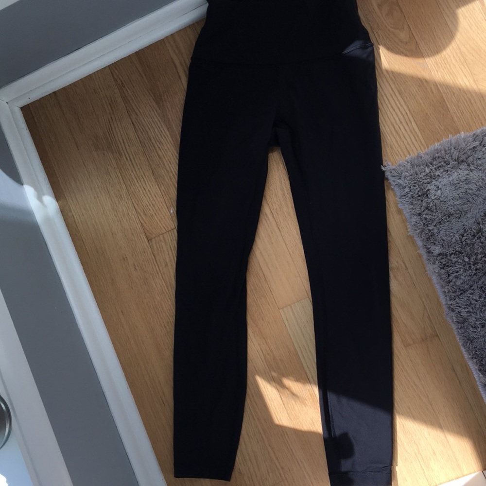 Black wunder under lululemon leggings